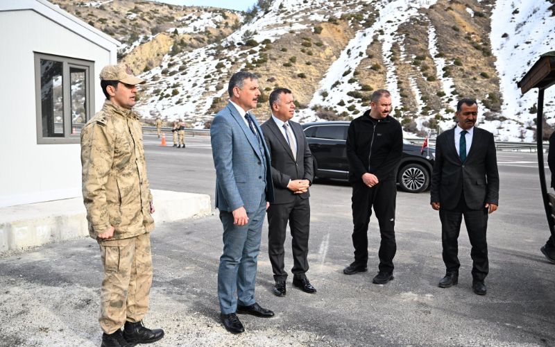Vali Mustafa Çiftçi, Jandarma Yol Kontrol Noktası’nı Ziyaret Etti