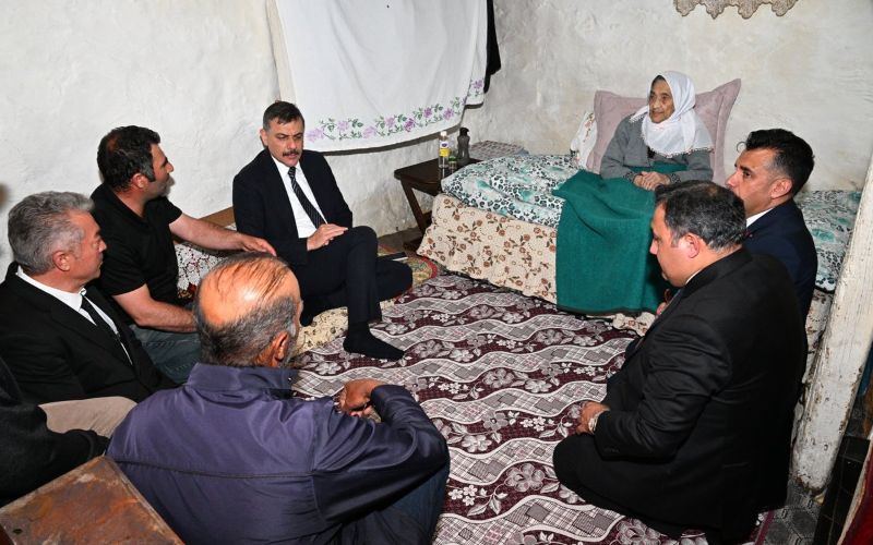 Vali Mustafa Çiftçi’den 102 Yaşındaki Nuriye Kayaoğlu’na Ziyaret