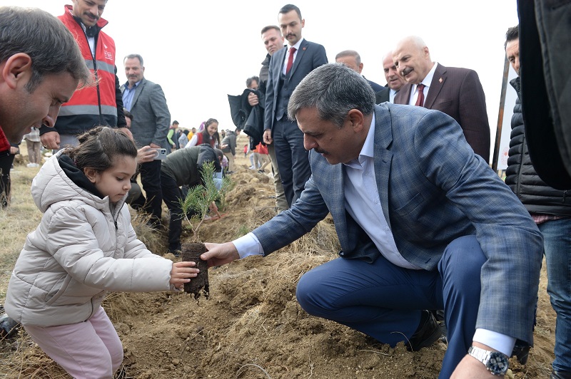"Milli Ağaçlandırma Günü"nde 20 Bin 600 Fidan Toprakla Buluştu.”